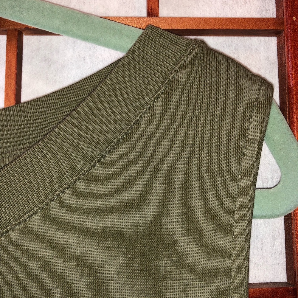Solid Color Tank - Picture 4 of 8